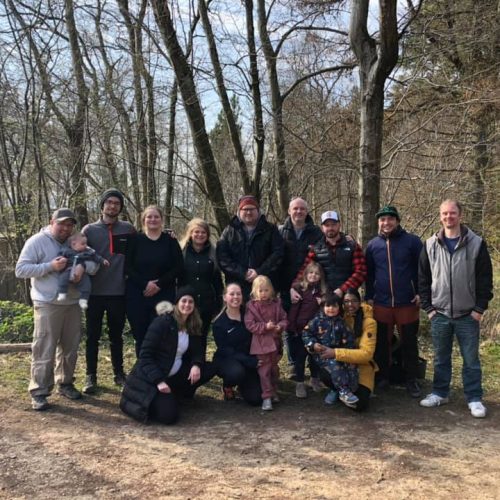 Den første aktiviteter - Tur gik til Momhøje, hvor børn kan lege i naturlegeplads mens andre, der vil gerne prøve discgolf.