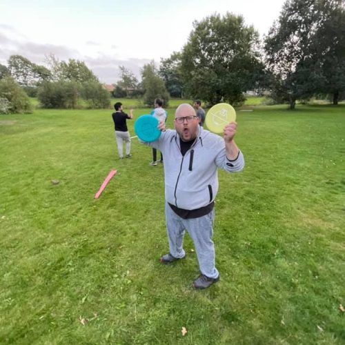 Træne discgolfteknik i Skibbild